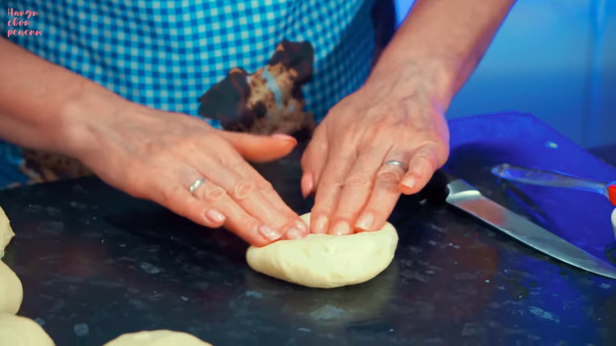 Их пряный аромат и индивидуальный вкус мгновенно покоряют – сахарные булочки с корицей!