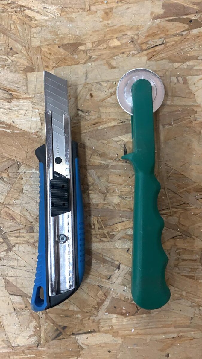 Ролик и нож для москитных сеток