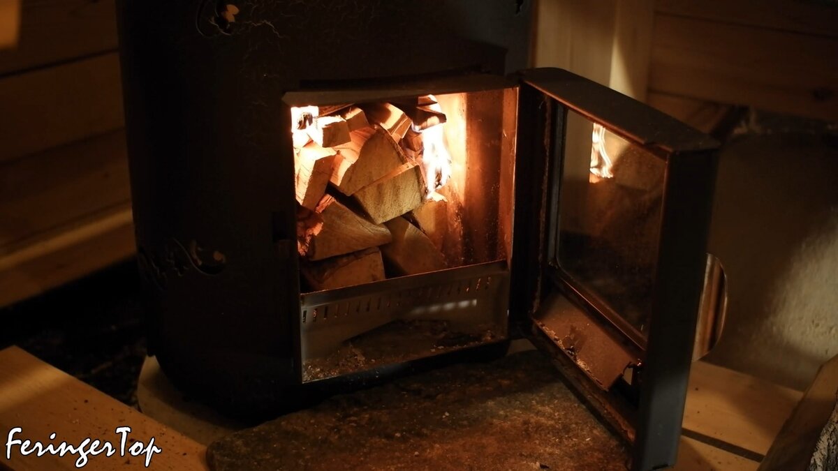 Затопил печь в бане-землянке слишком рано...