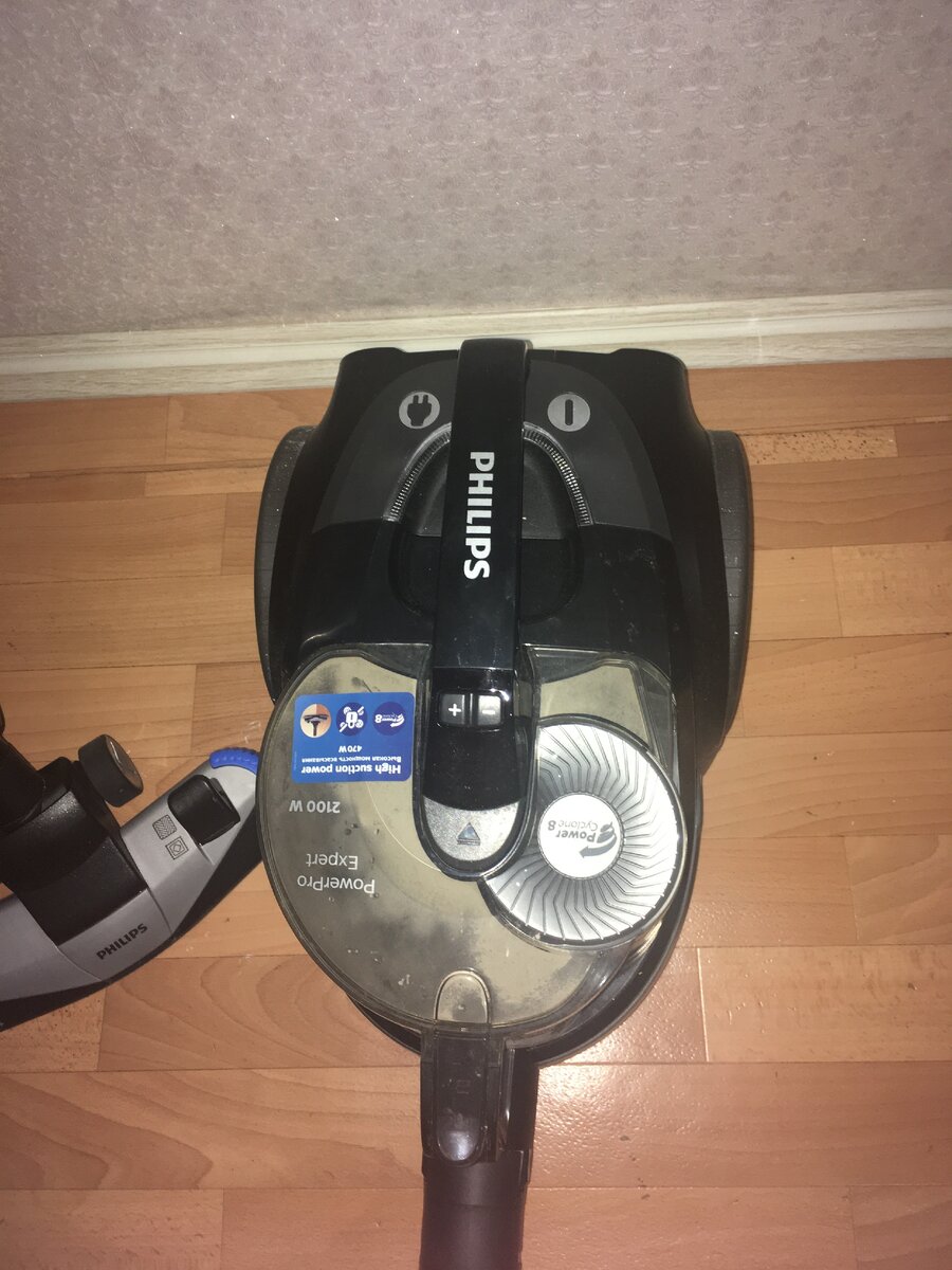 мощный удобный  помощник по дому. Пылесос