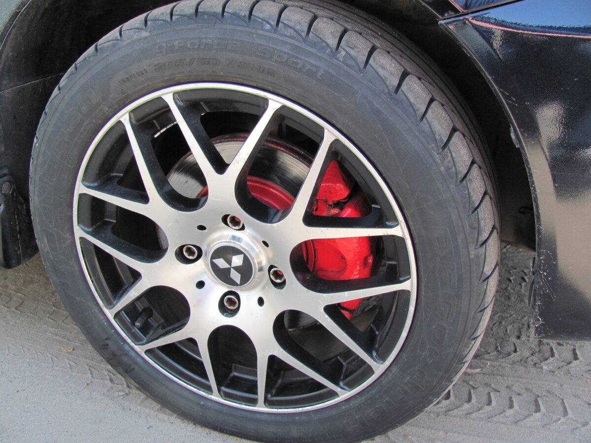 Еще на этапе проектирования автомобилей инженеры определяют оптимальный диаметр колесных дисков, которые подходят для того или иного автомобиля.-2