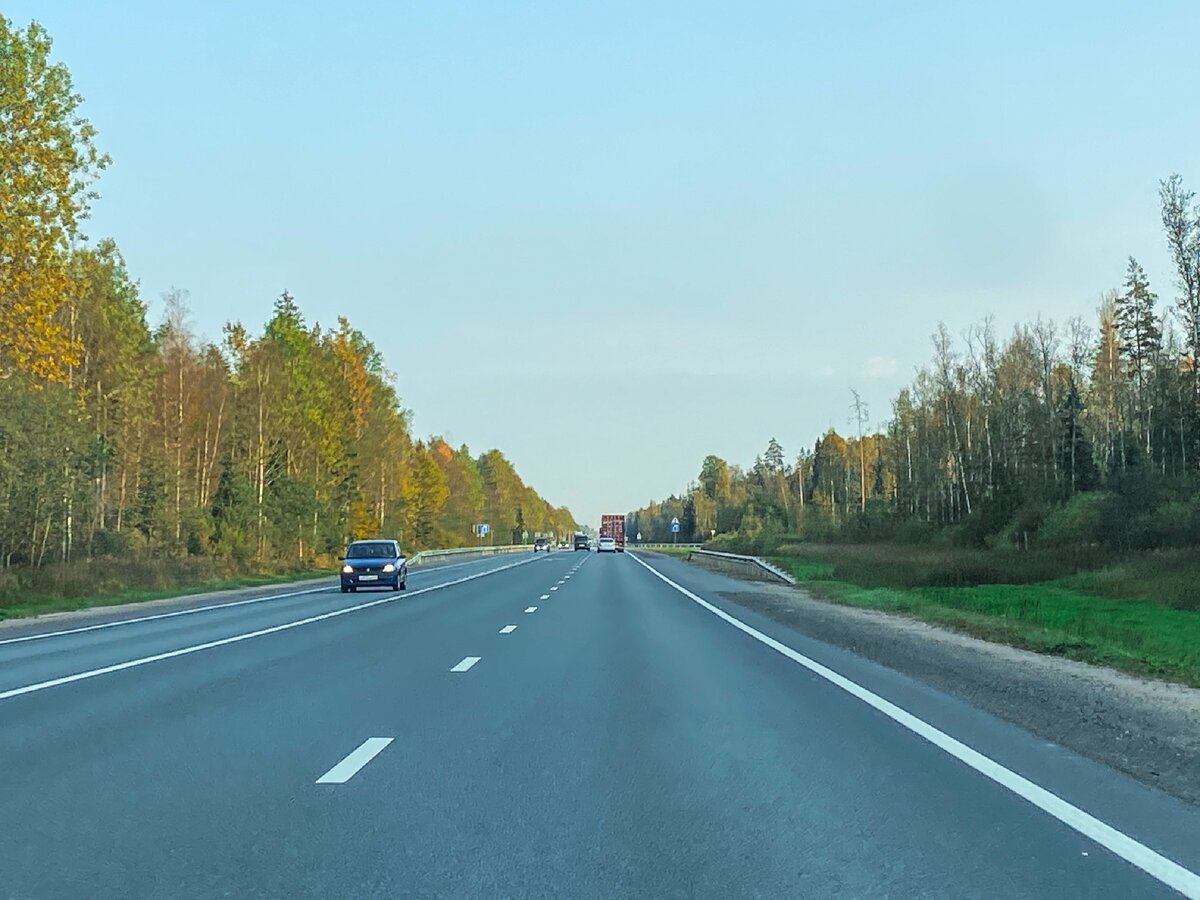 М10 и М11. Проехали по платной и бесплатной дорогам из Москвы в Питер ...