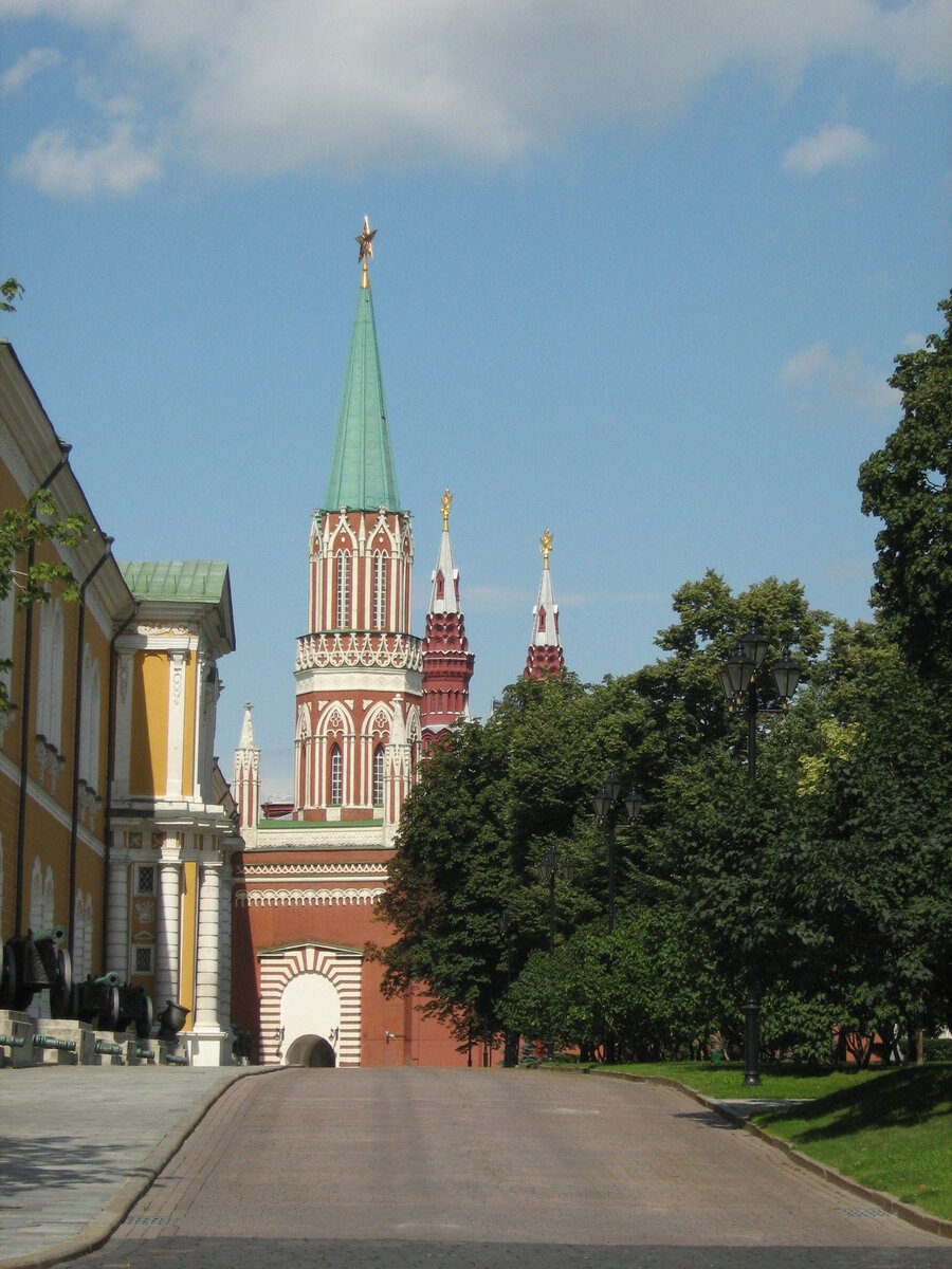 Москва Никольская башня Кремля