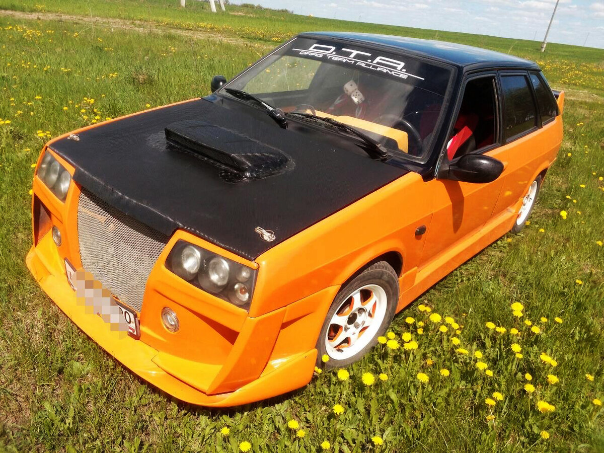 По-моему владелец автомобиля следует правилу: чем больше аксессуаров - тем лучше