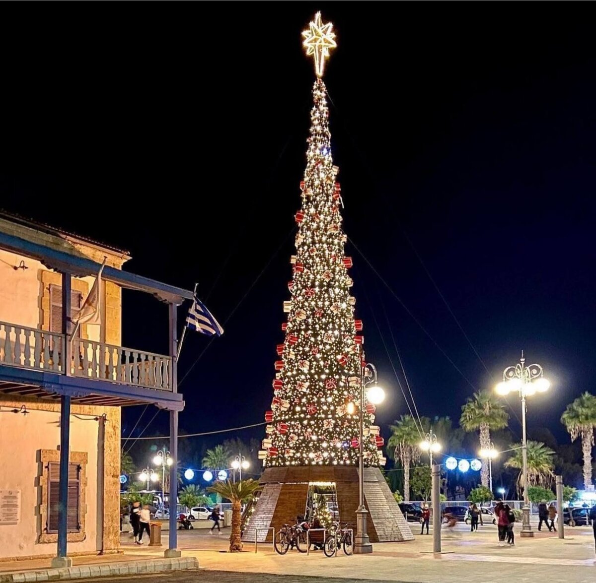Рождественская ёлка  в Ларнаке