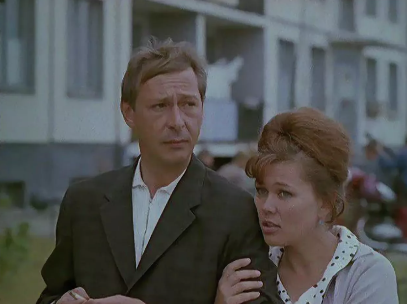 Мама вышла замуж фильм 1969. Олег Ефремов 1983. Олег Ефремов мама вышла замуж. Люсьена Овчинникова мама вышла замуж.