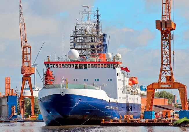 Немецкое исследовательское судно Polarstern в порту Бремерхафен