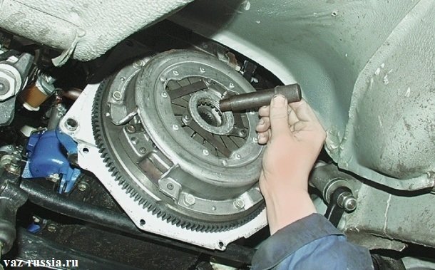 Ремонт наружной ручки лада калина, снять карту двери / Repair of the external handle Lada Kalina