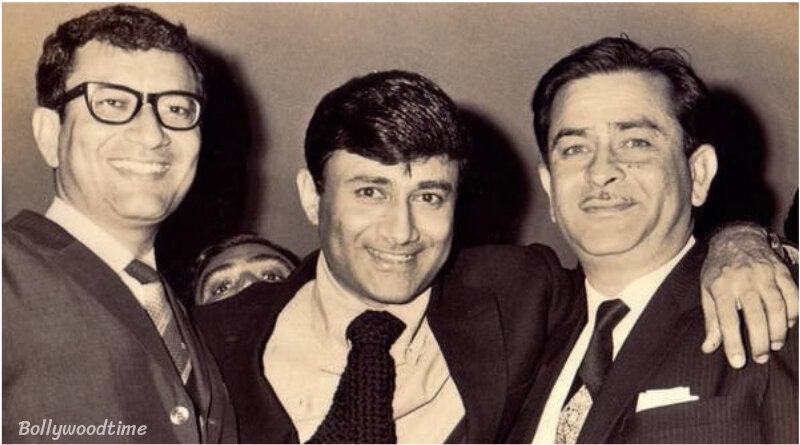 Виджай Ананд с братом Девом Анандом и Раджем Капуром на премьере фильма "Похититель ценностей" (1967 год)