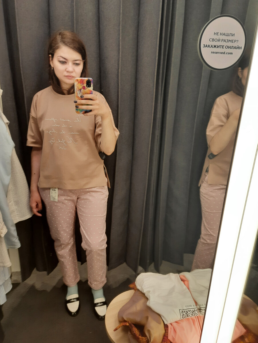 Галерея 1. Образ 1. То, что я называю "нескучная база". Брюки сели неудачно, так как моего размера не было (эти больше), но я хотела показать вам такой комплект в любом случае.