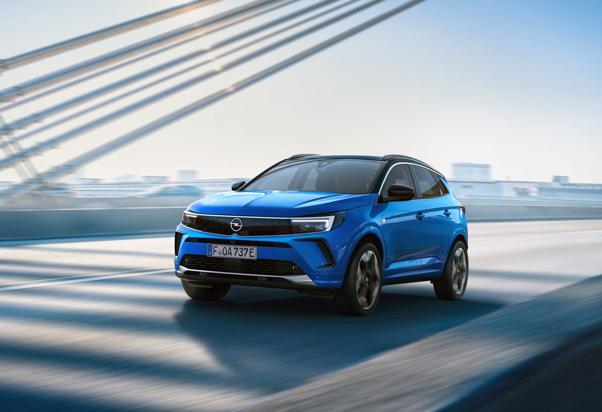 Новый Опель Грандланд привлечет любителей новых технологий и модного, стремительного дизайна!