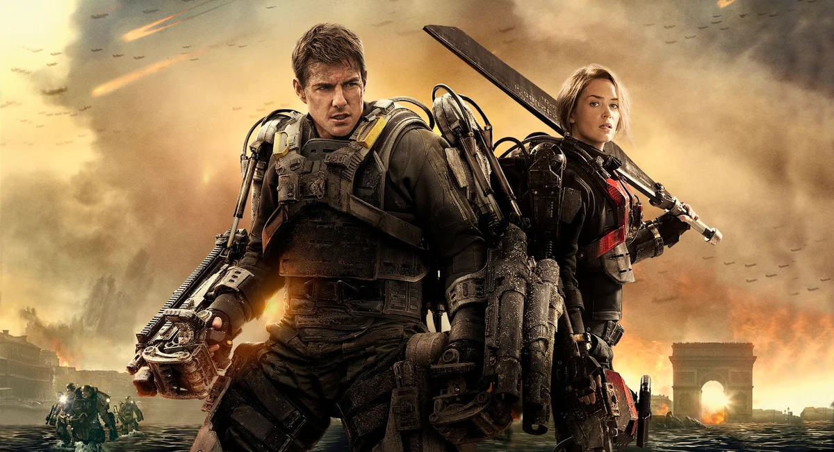 В недалёком будущем раса инопланетян вторгается на Землю. Никакая армия в мире не может противостоять им. Майор Уильям Кейдж умирает в бою, но случается невозможное – он оказывается во временной петле. Раз за разом он попадает в один и тот же бой, сражается и умирает… снова и снова. И каждое повторяющееся сражение приближает его к разгадке того, как победить врага.