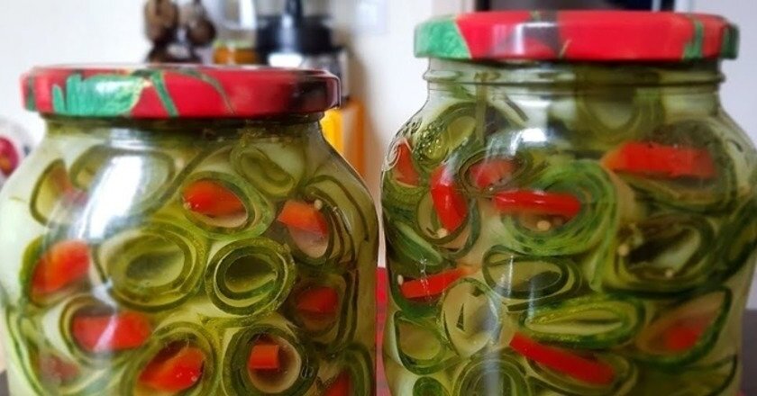 Знаменитая закуска из огурцов «Тещин язык» - интересный рецепт 