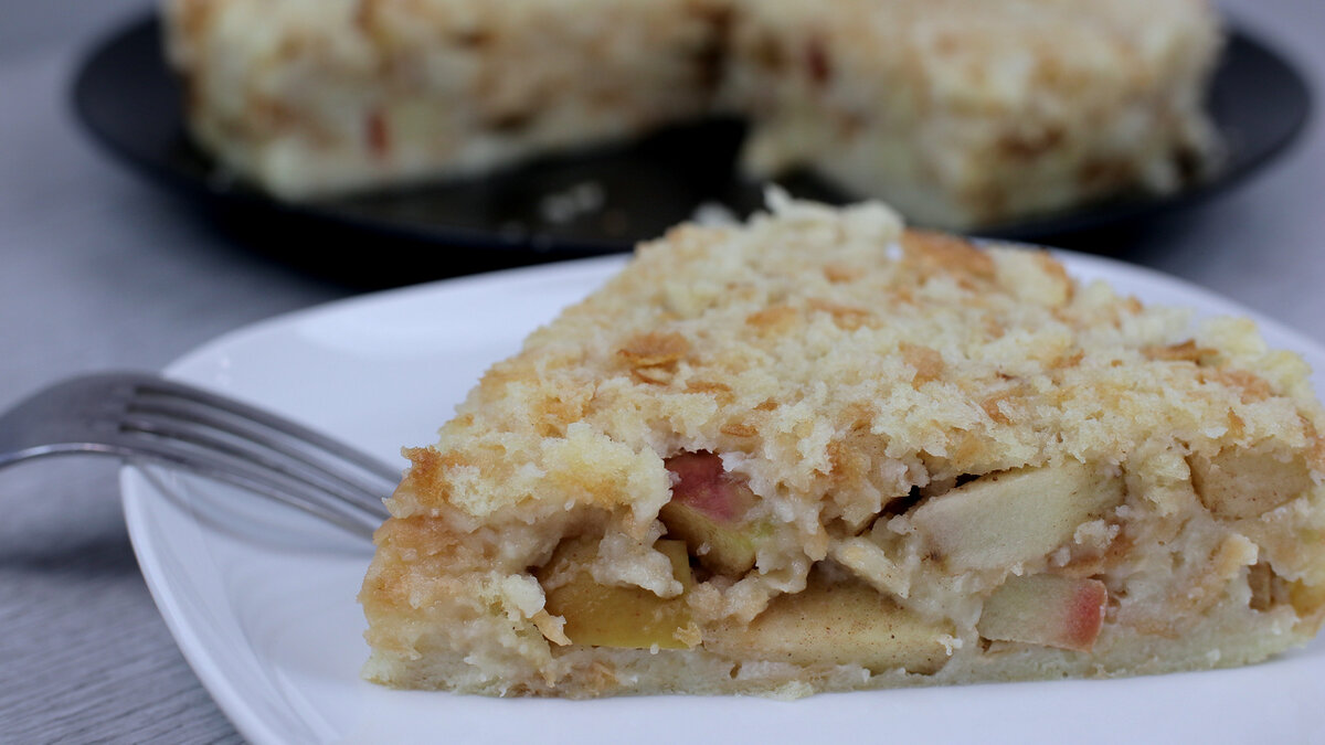 Шарлотка из старого батона