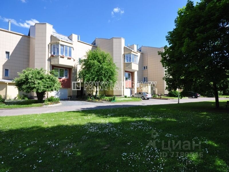 Поселок советских космонавтов в Останкино свой сад и трехуровневые