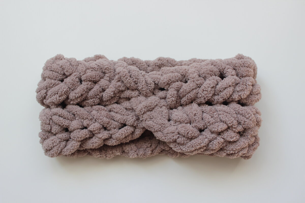 Повязка на голову из Alize Puffy