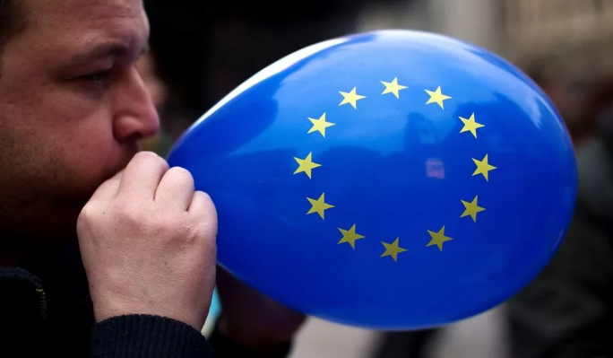 Пузырь санкций Евросоюза может скоро лопнуть и накроет в первую очередь европейцев (фото из открытых источников)