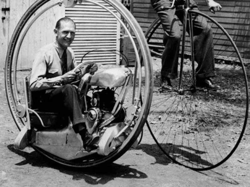 Интроцикл - слева, юнисайкл - справа.