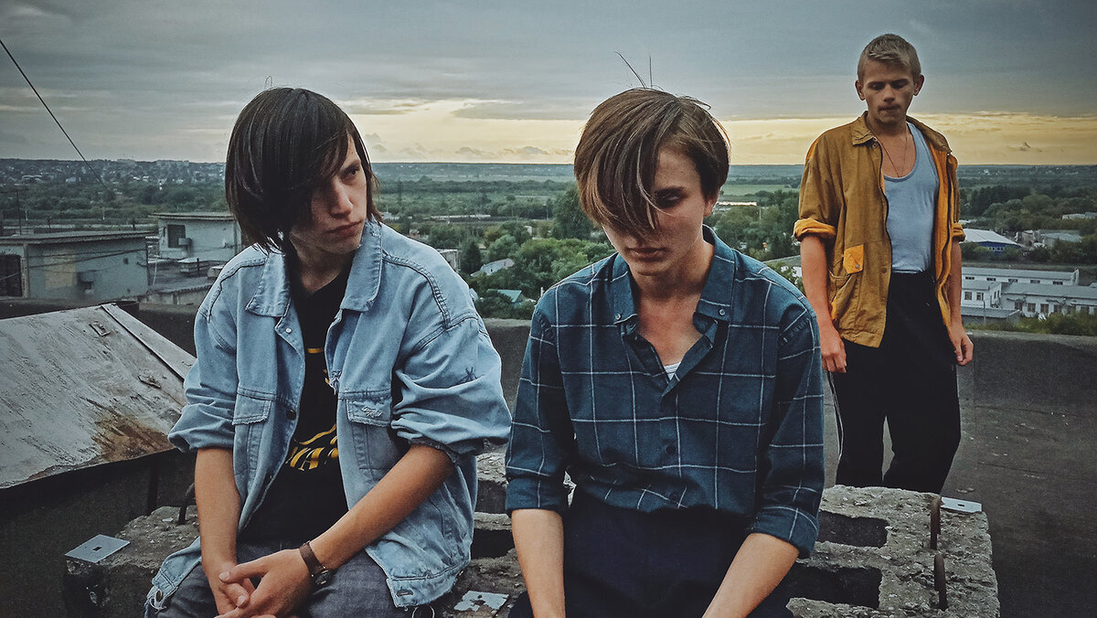 Подростки из "Мир! Дружба! Жвачка!", источник: https://www.vokrug.tv/photo