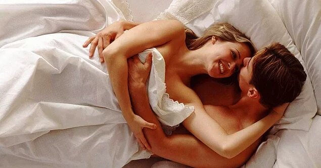 Прежде чем сломя голову бежать в душ, засыпать или одеваться, не забудьте уделить ей еще немного времени – просто полежите вместе, поболтайте, пообнимайтесь. Поверьте, она это оценит.