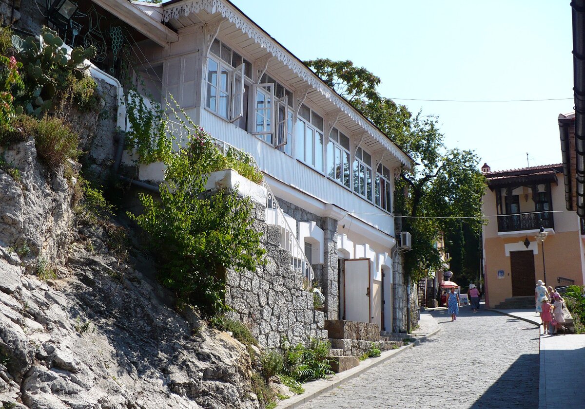 Здесь мы жили...Гурзуф,2010