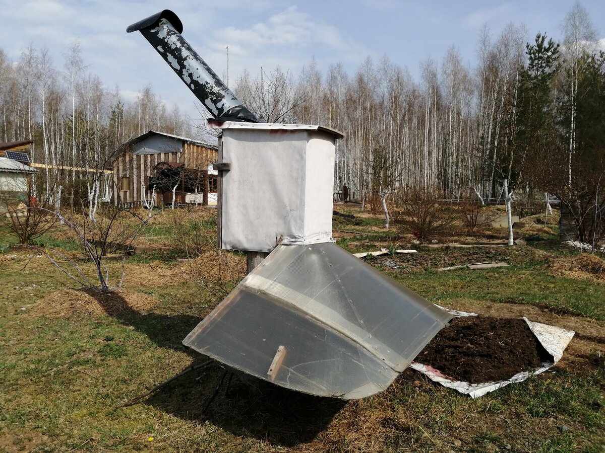 Чудо-сушка, работающая от ветра и солнца. Фото Светы Давыдовой