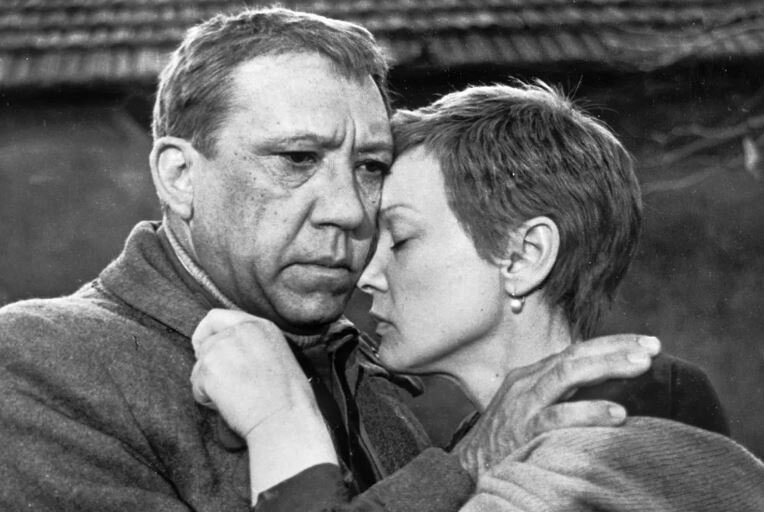 Юрий Никулин и Людмила Гурченко в фильме «Двадцать дней без войны», 1977 г.