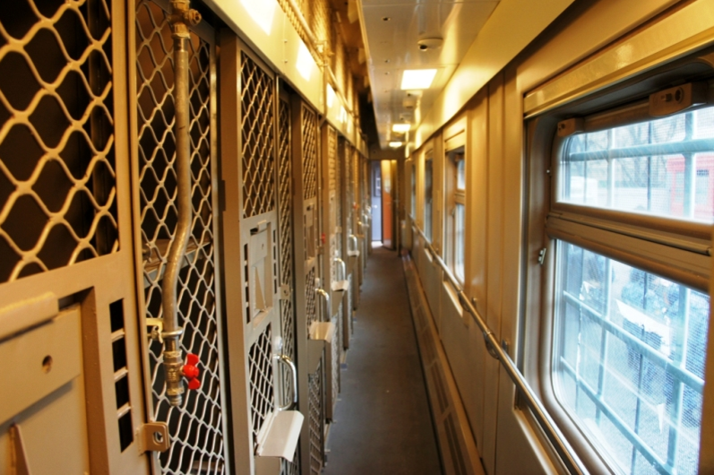 В столыпинском вагоне (вагонзаке). фото с Яндекс.картинки 