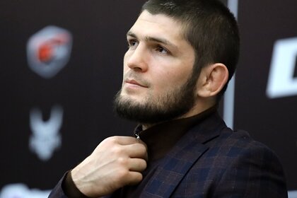 Рэп-исполнитель Иван Алексеев, более известный как Noize MC, выпустил трек «Давай сбежим», посвященный певцу Егору Криду, где, в частности, упомянул отечественного бойца смешанного стиля (MMA) Хабиба Нурмагомедова. Видео доступно на YouTube-канале рэпера.

В песне Алексеева Нурмагомедов «тайком танцует под хит» Крида. По всей видимости, это отсылка к скандалу вокруг отмены концерта российского музыканта в Дагестане.