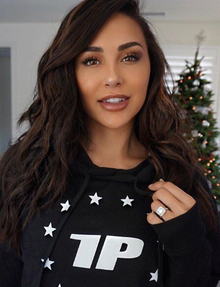 Фото: https://www.instagram.com/anacheri/