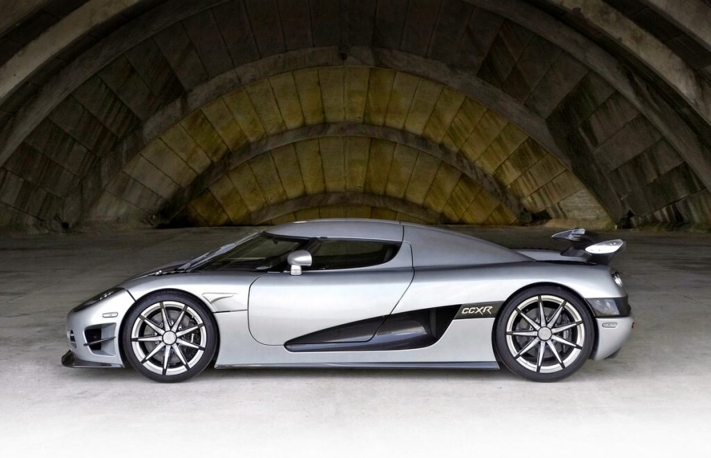 Машина Koenigsegg CCXR Trevita