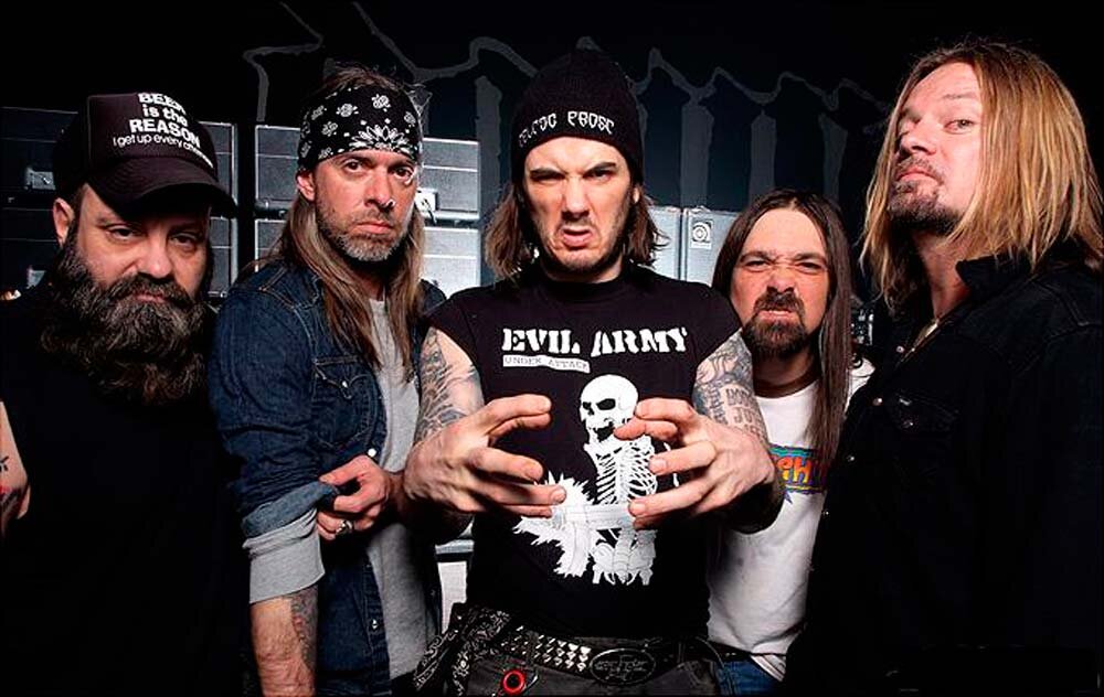 Группа "Down". Фото из сети интернет.