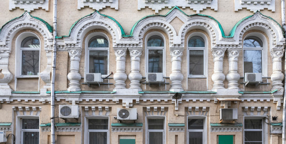 «Главное — чтобы не капало»: как правильно установить кондиционер | РБК ...