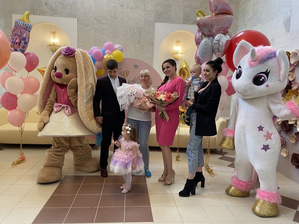 Оля и Дима собрали на выписке всю семью
Фото: Архив Dom2Life.ru
