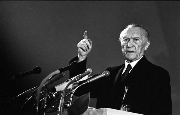 Конрад Адэнауэр. Источник: twimg.com