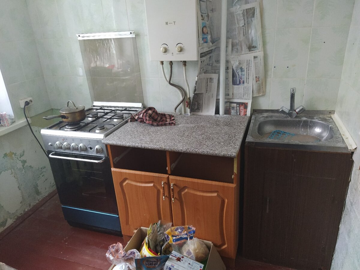 Три недели после переезда продолжали жить "на коробках"