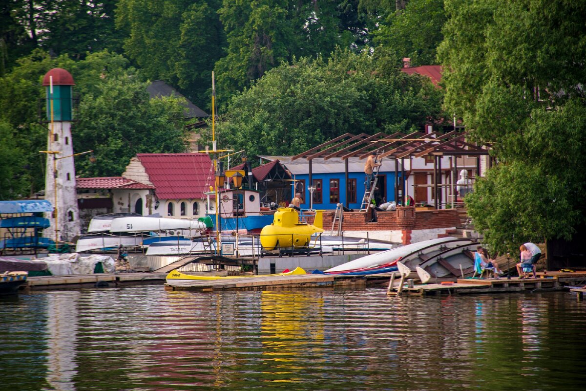 Желтая подлодка в Косине. Фото: Свое Мнение