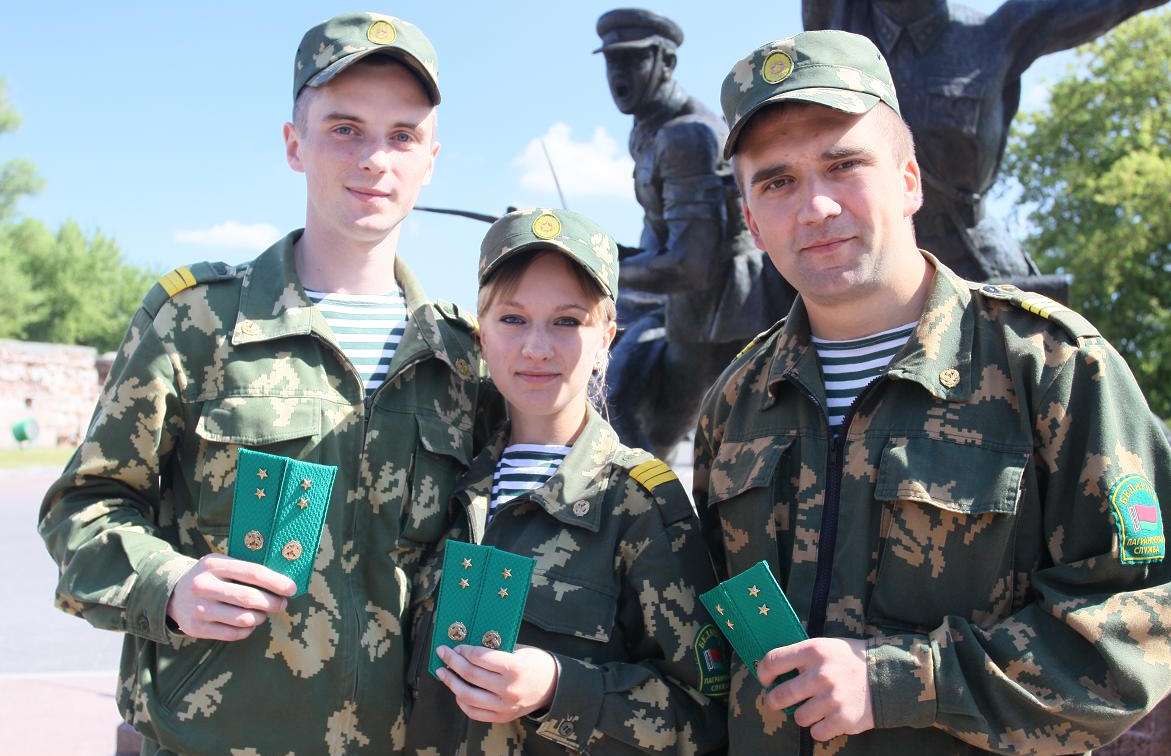 форма солдат россии. армия фото. дмб ввс ссср. военнослужащие сверхсрочной службы. форма старшины сверхсрочной службы.