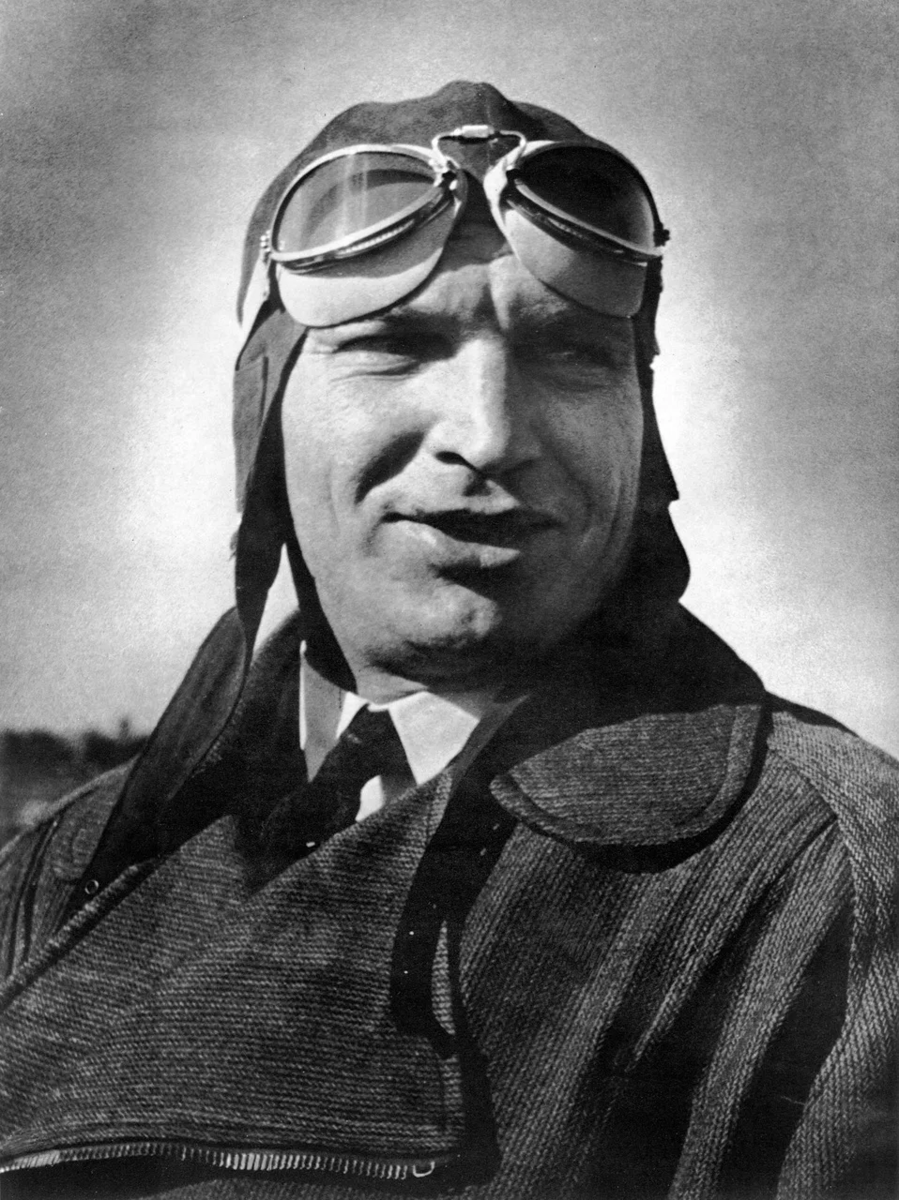 Валерий Павлович Чкалов. Валерий Чкалов летчик. Чкалов Валерий Павлович (1904-1938). Валерий Чкалов портрет.