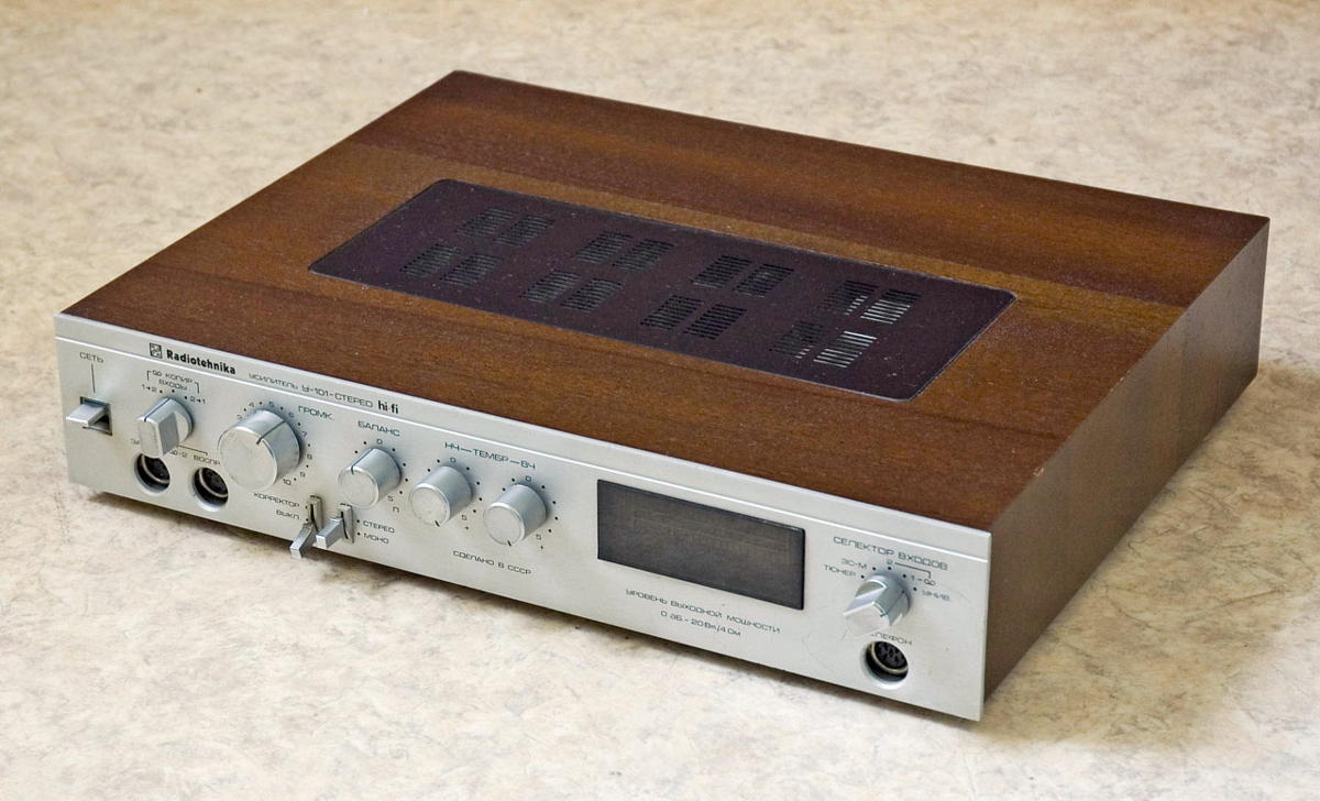 Радиотехника 101 усилитель. Усилитель радиотехника характеристики. Radiotehnika стерео усилитель у7101 стерео. Усилитель мощности радиотехника у-101-стерео. Усилитель электроника 101 стерео.