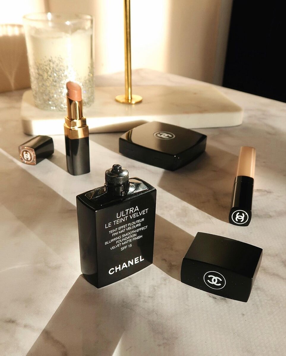 Chanel ultra le teint Velvet 