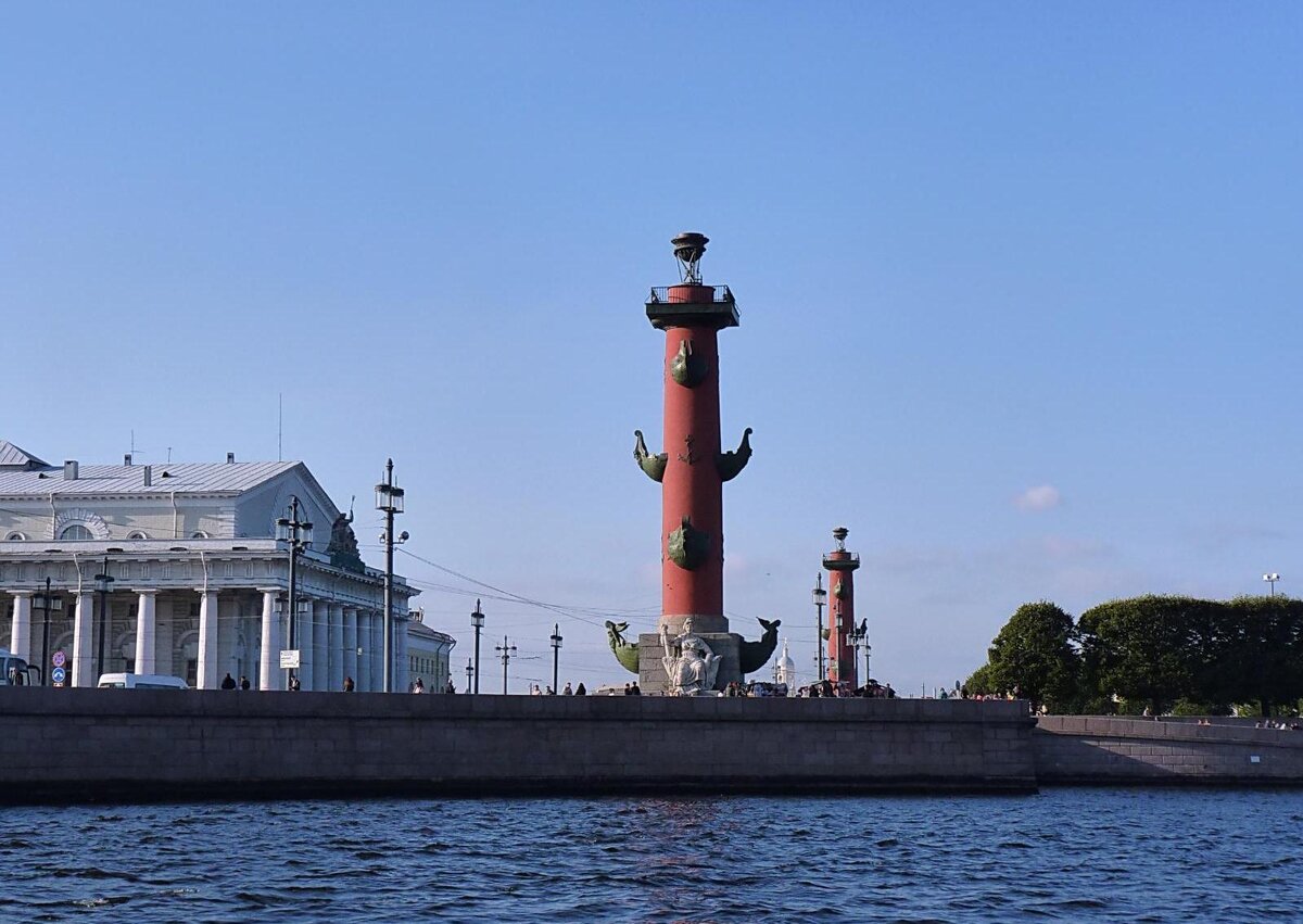 Стрелка Васильевского острова, вид с Невы