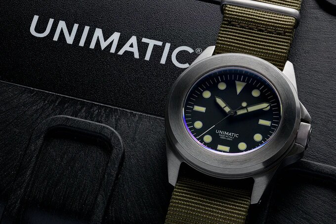 Фотография взята с сайта https://shop.hodinkee.com/blogs/journal/unimatic-modello-quattro-u4-a?utm_source=referral&utm_medium=hodinkee&utm_campaign=hod-posts