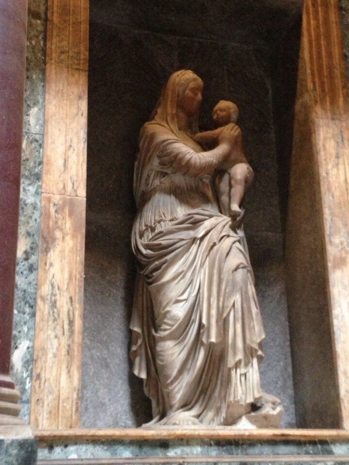 Фото из личного архива. Пантеон в Риме. Так называемый «Храм всех богов», выдающийся памятник истории и архитектуры древнего Рима, построенный между 118 и 128 годами н. э.