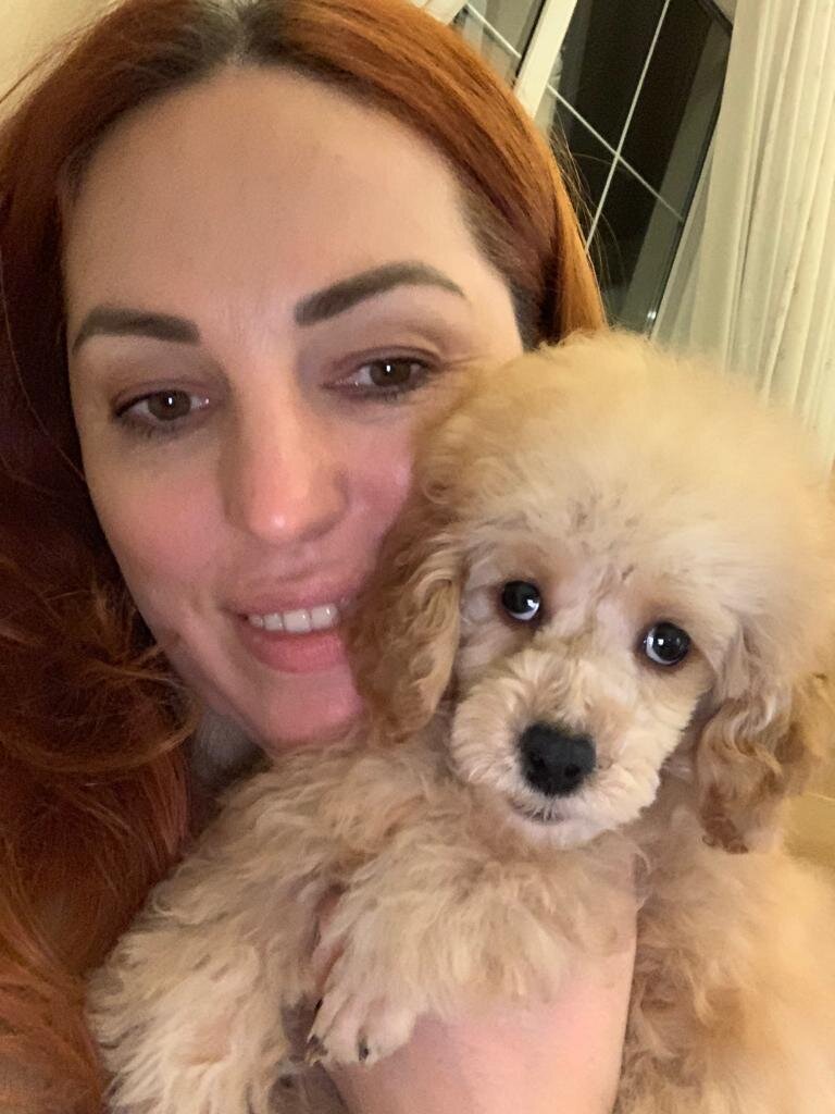 В первую очередь форма.