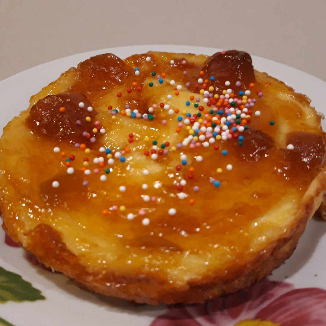 Безглютеновая творожная запеканка с абрикосовым джемом