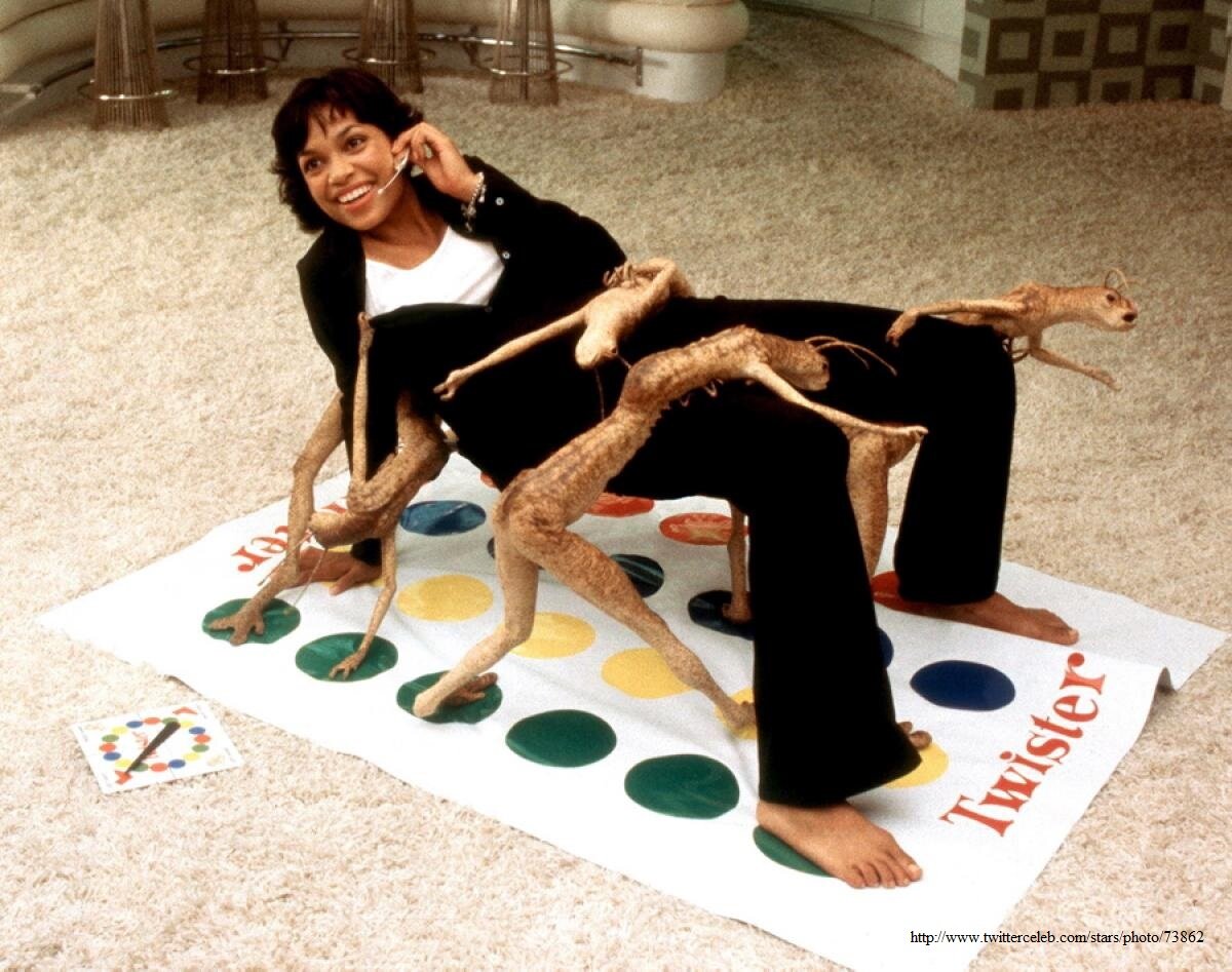  Лора Васкес играла в «Твистер» с инопланетянами "Ниблами"