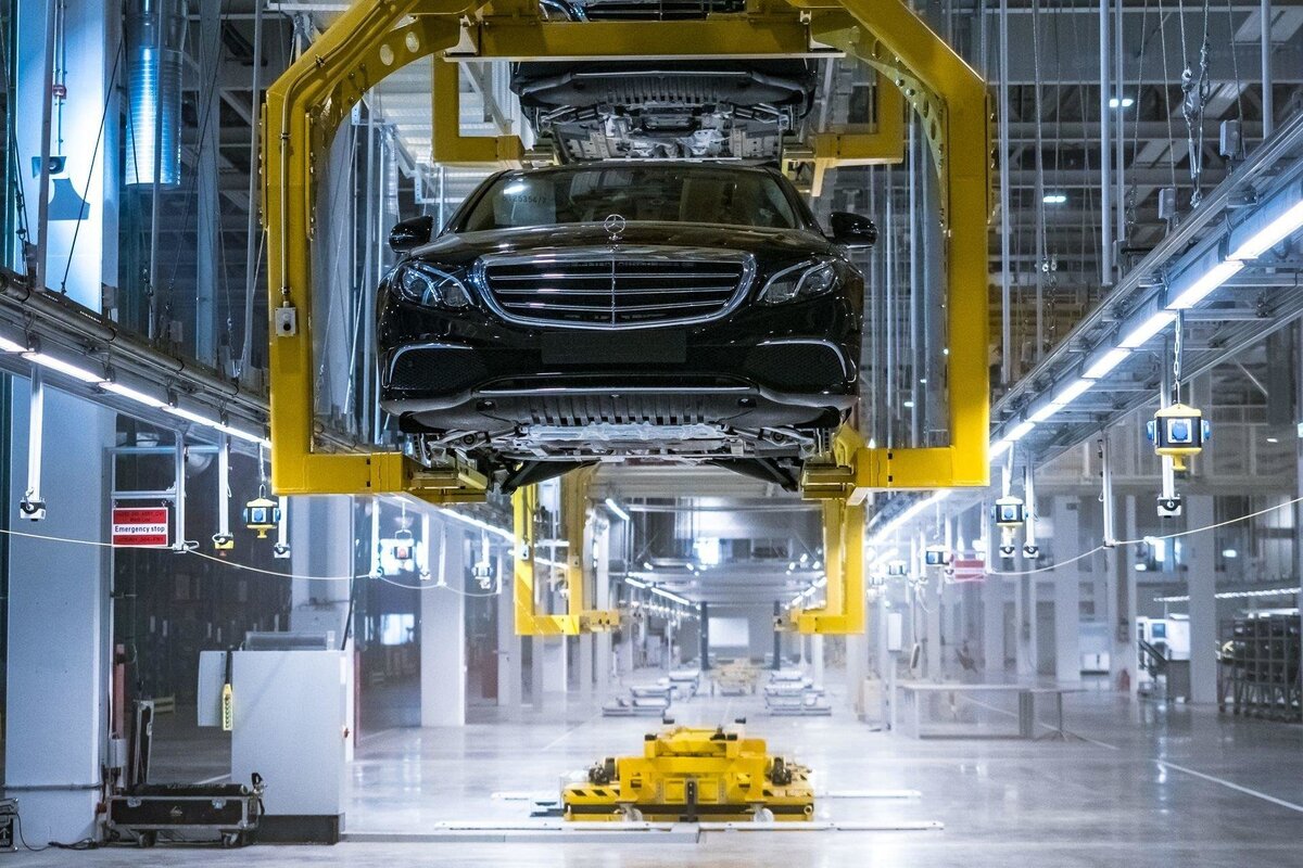 Завод Mercedes Benz в Германии