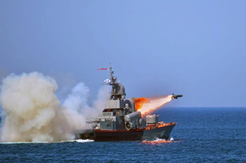 Ракетные стрельбы Черноморского флота ВМФ России. Источник изображения: https://sevastopolmedia.ru