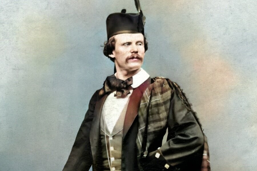 Дэниэл Хьюм. https://rus.team/people/deniel-danglas-hyum--daniel-dunglas-home